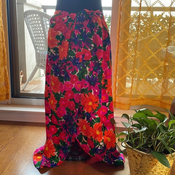 Beautiful Beach Wrap 🏖 🌺 💖 - Picture 5 of 11